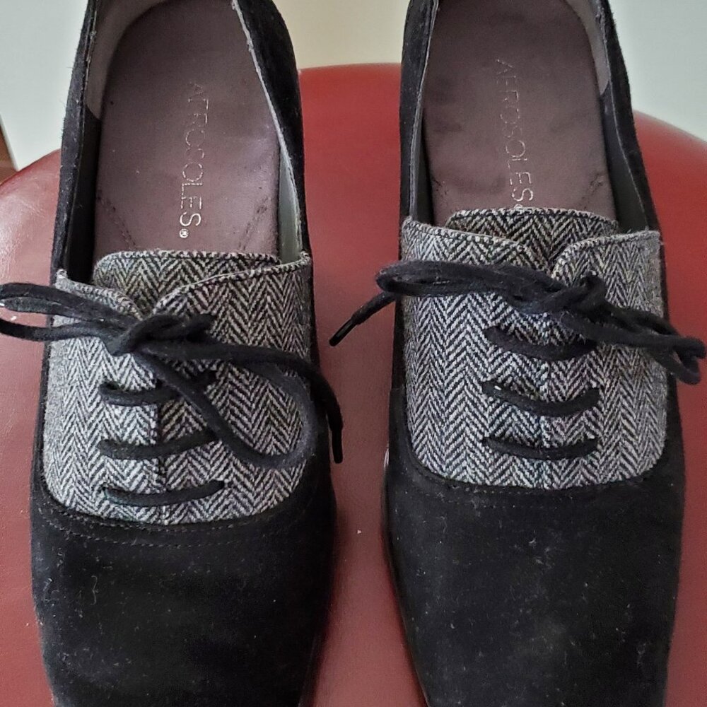 Suede, Herringbone Pattern Shoe